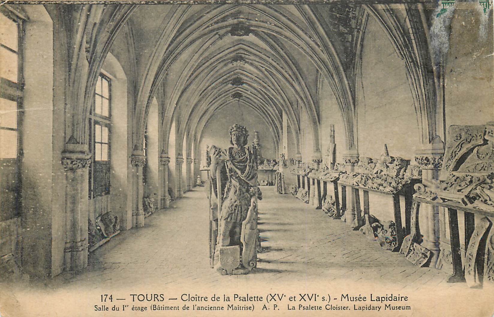 CPA Tours cloitre de la psalette (xv et xvi s) musee lapidaire