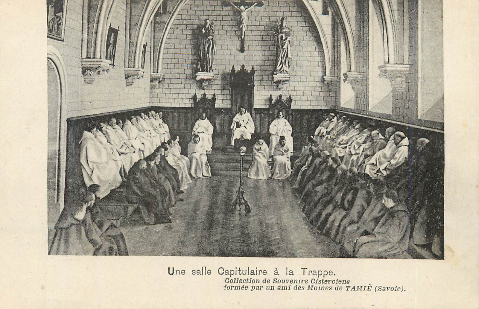 CPA Une salle capitulaire a la trappe collection de souvenirs cisterciens