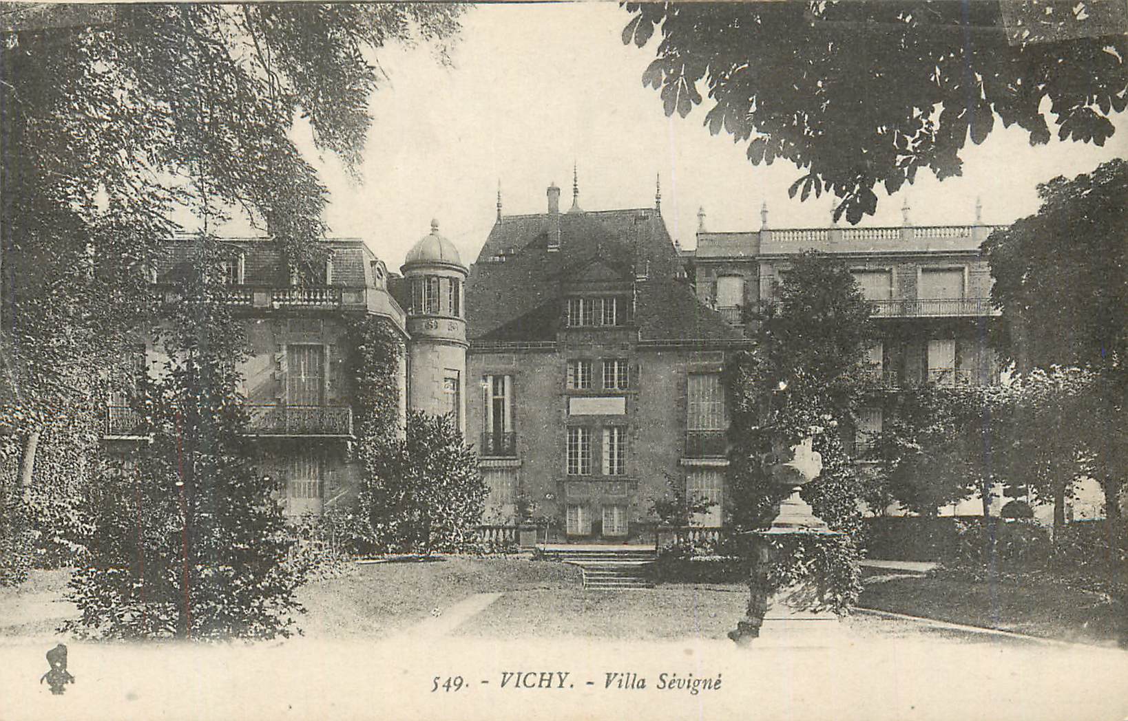 CPA Vichy villa sevigne