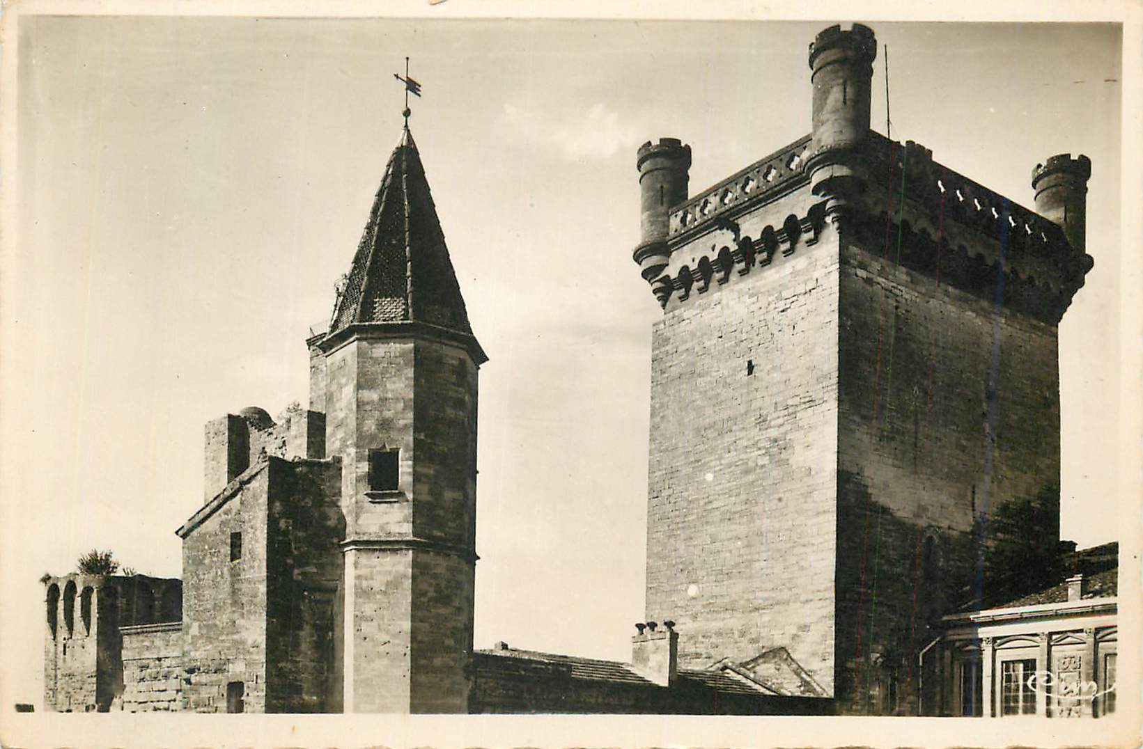 CPM Uzes (gard) le duche la tour bermonde (xii s)