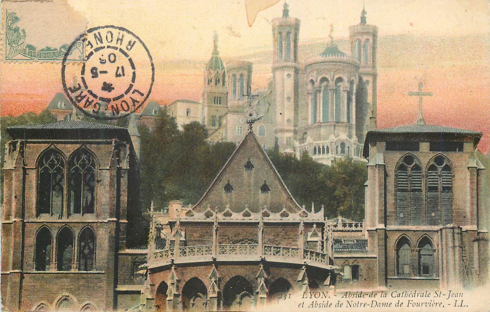 CPA Lyon abside de la cathedrale st jean et abside de notre dame de fourviere