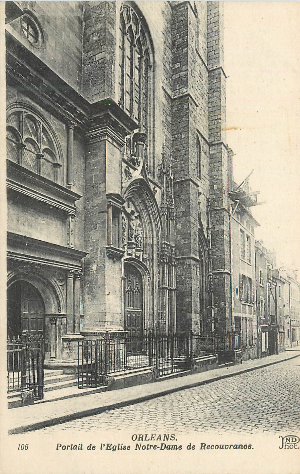 CPA Orleans 106 portail de l eglise notre dame de recouvrance
