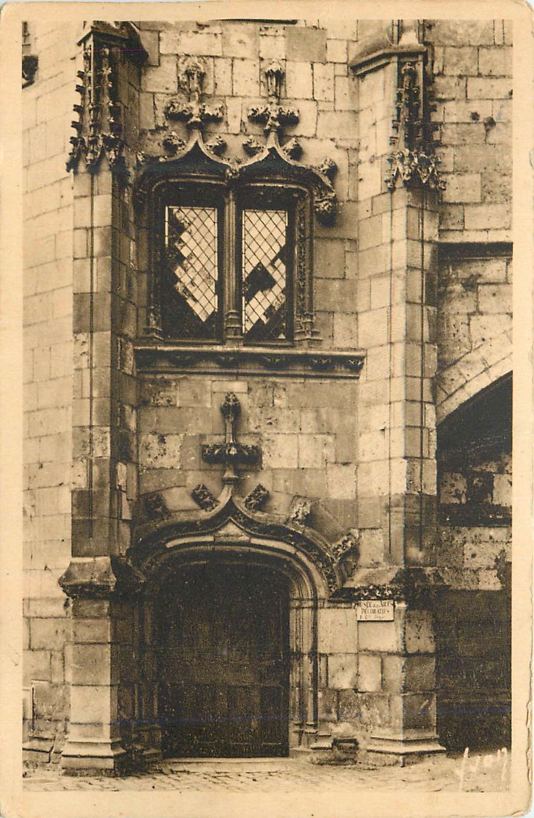 CPA La douce france 16 nantes (loire inferieure) chateau des ducs de bretagne tour de la couuronne d or l entree
