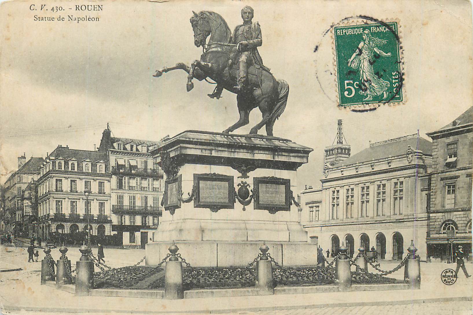 CPA Rouen statue de napoleon