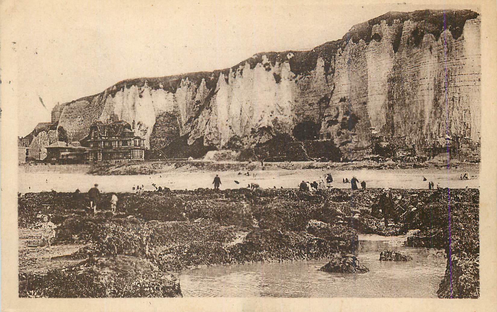 CPA Dieppe les rochers et les falaises
