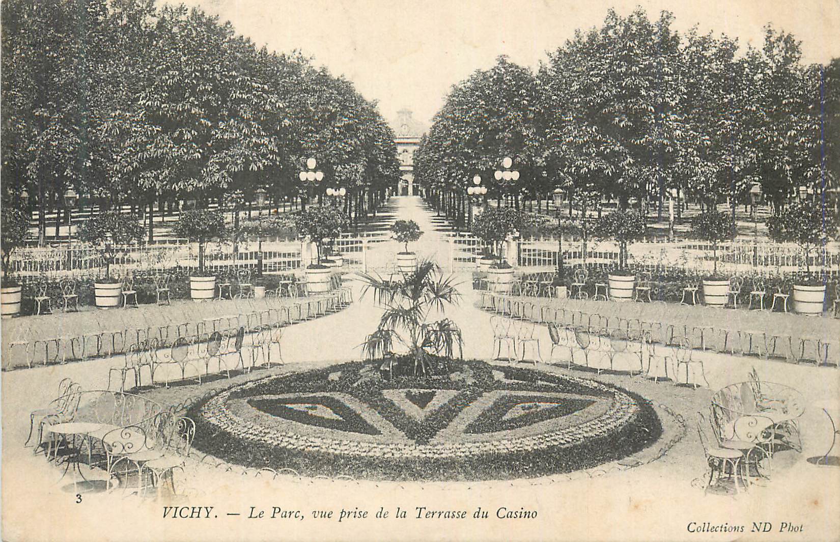 Vichy — Le Parc, vue prise de la Terrasse du Casino — Collections ND Phot