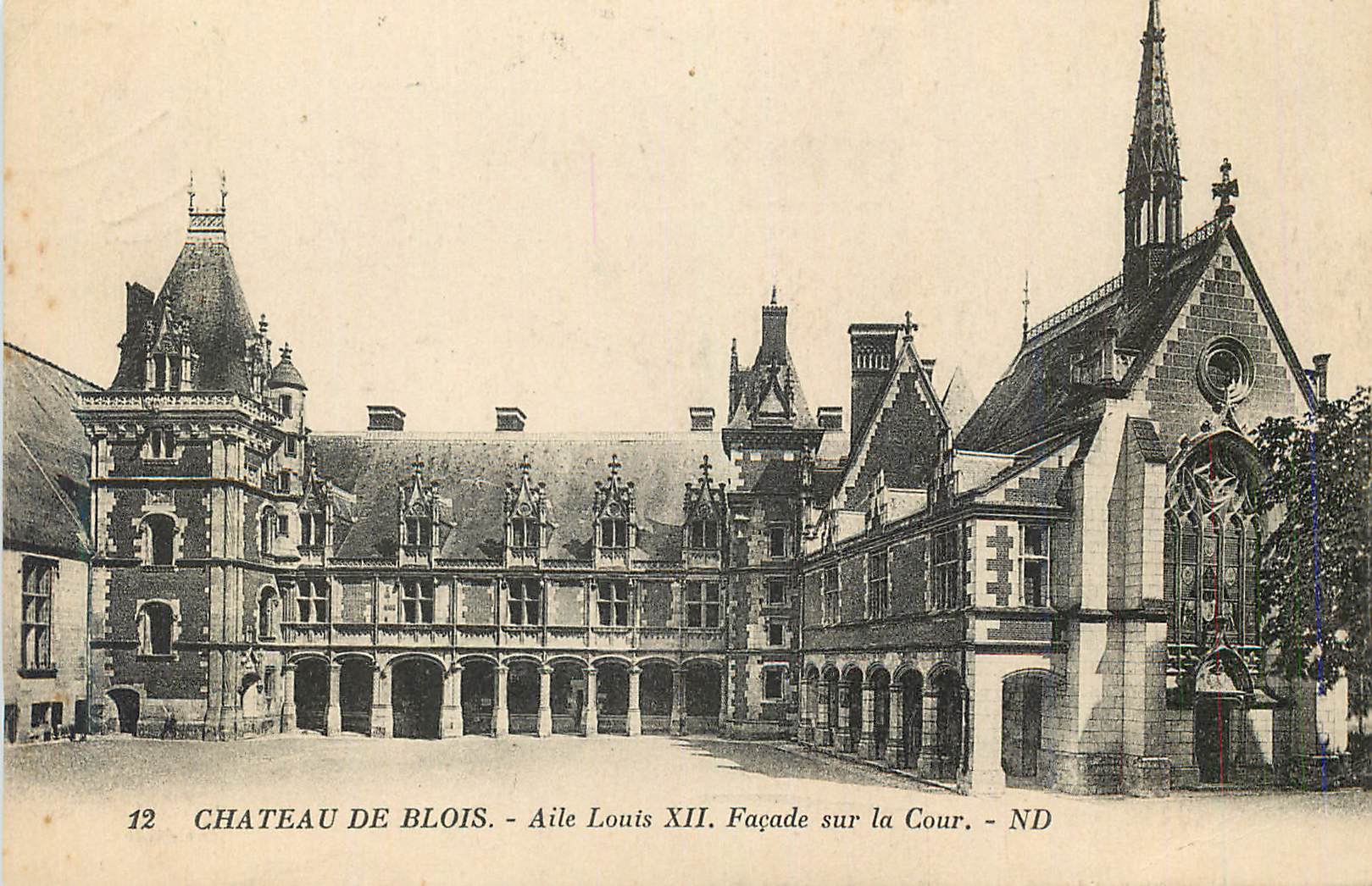 CPA Chateau de blois aile louis xii facade sur la cour
