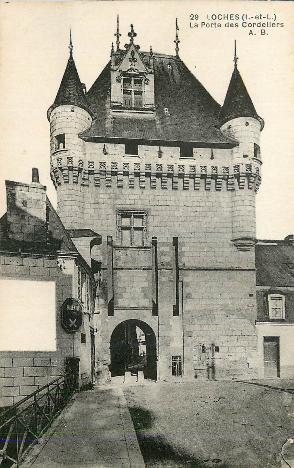 CPA Loches (i et l) la porte des cordellers