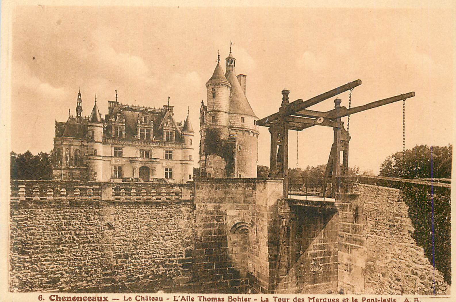 CPA Chenonceaux le chateau l aile thomas bohier la tour des marques et le pont levis
