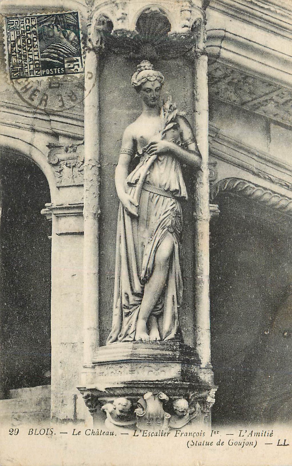 CPA Blois le chateau l escalier francois 1er l amitie (statue de goujon)