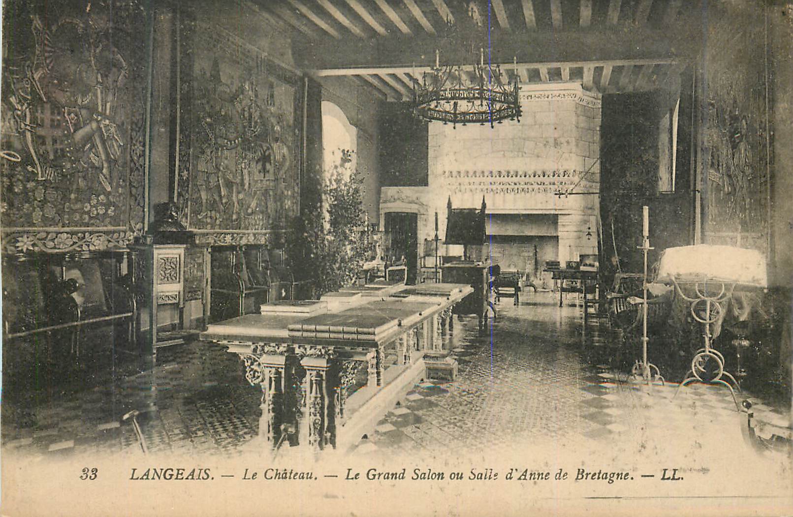 CPA Langeais le chateau le grand salon ou salle d anne de bretagne