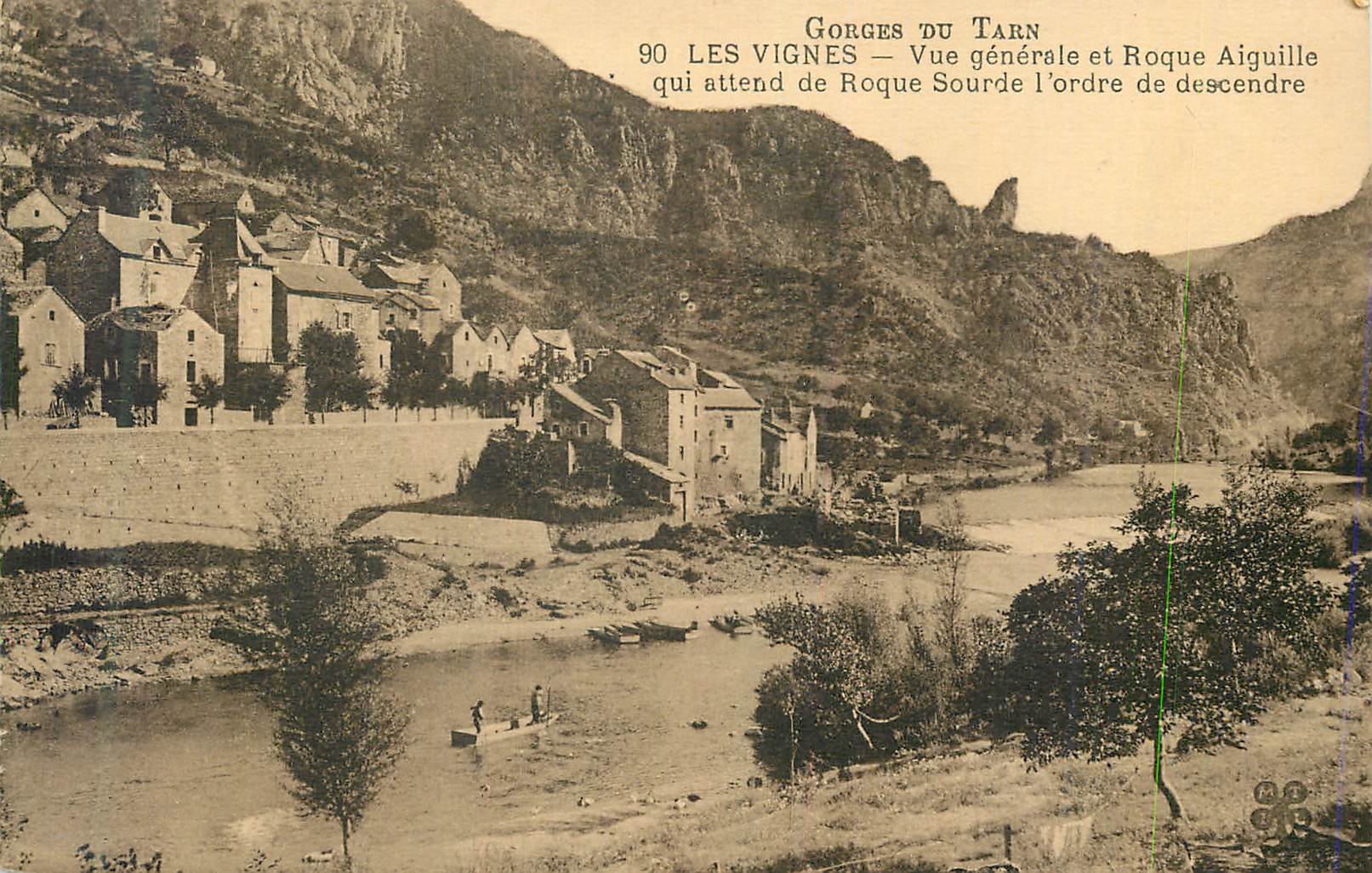 CPA Gorges du tarn 90 les vignes vue generale et roque aiguille