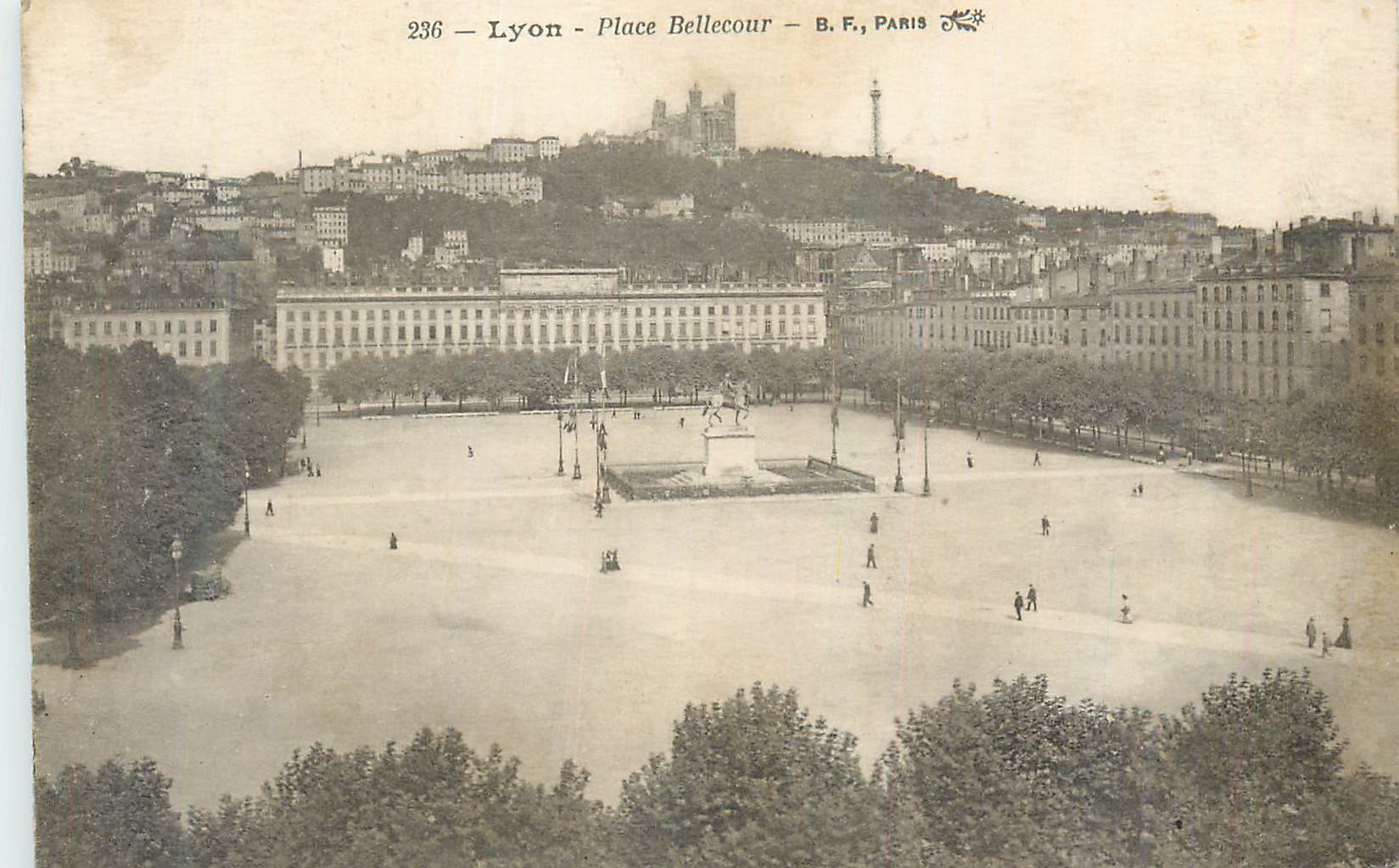 CPA Lyon place bellecour