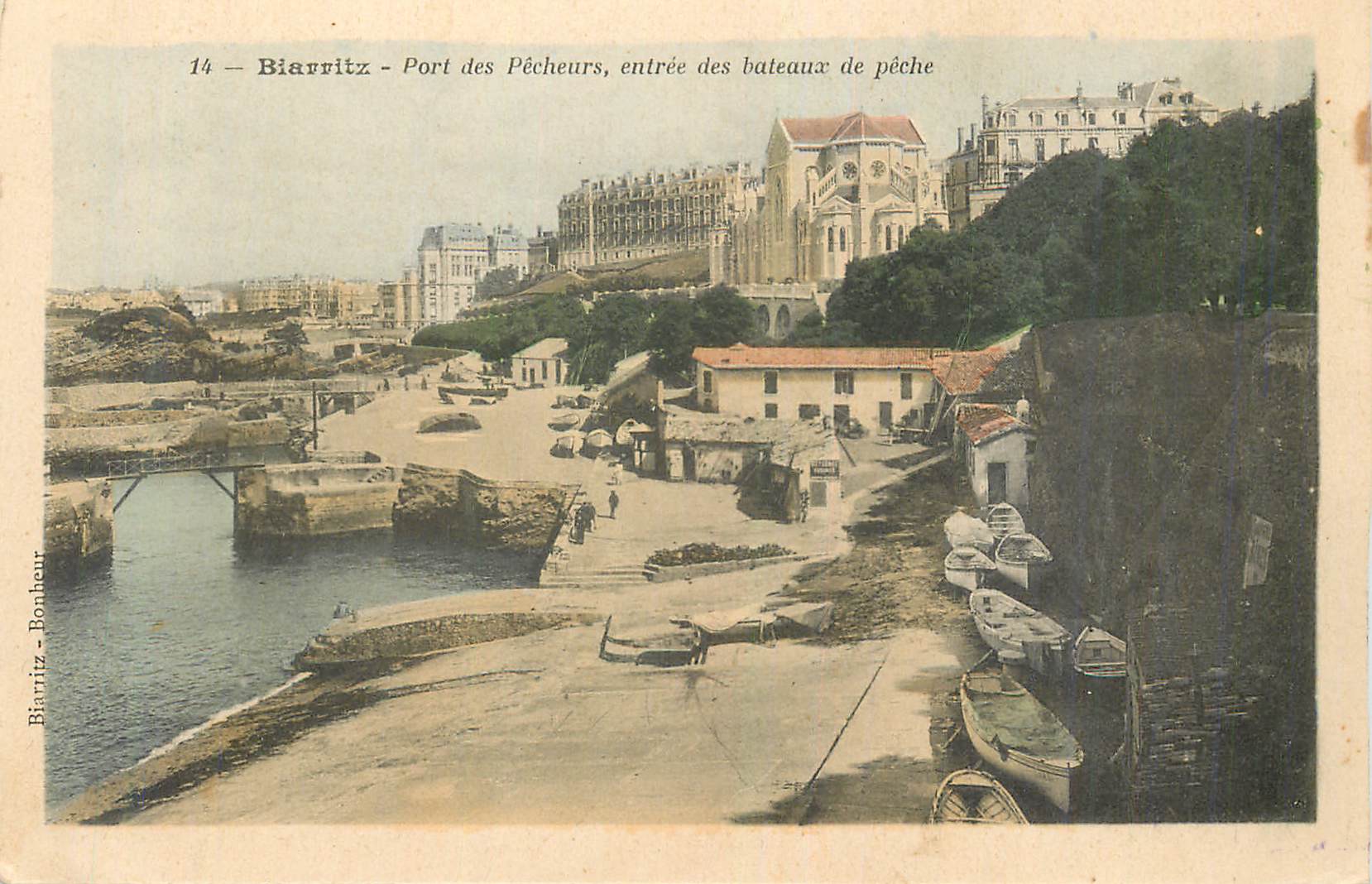 CPA Biarritz port des pecheurs entree des bateaux de peche