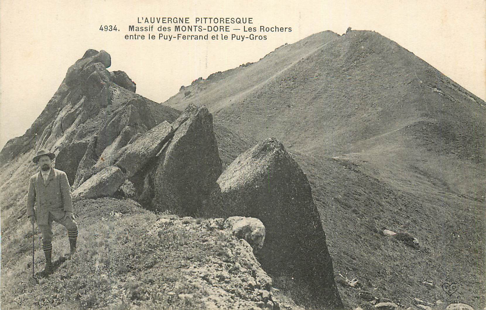 CPA L auvergne pittoresque 4934 massif des monts dore les rochers entre le puy ferrand et le puy gros