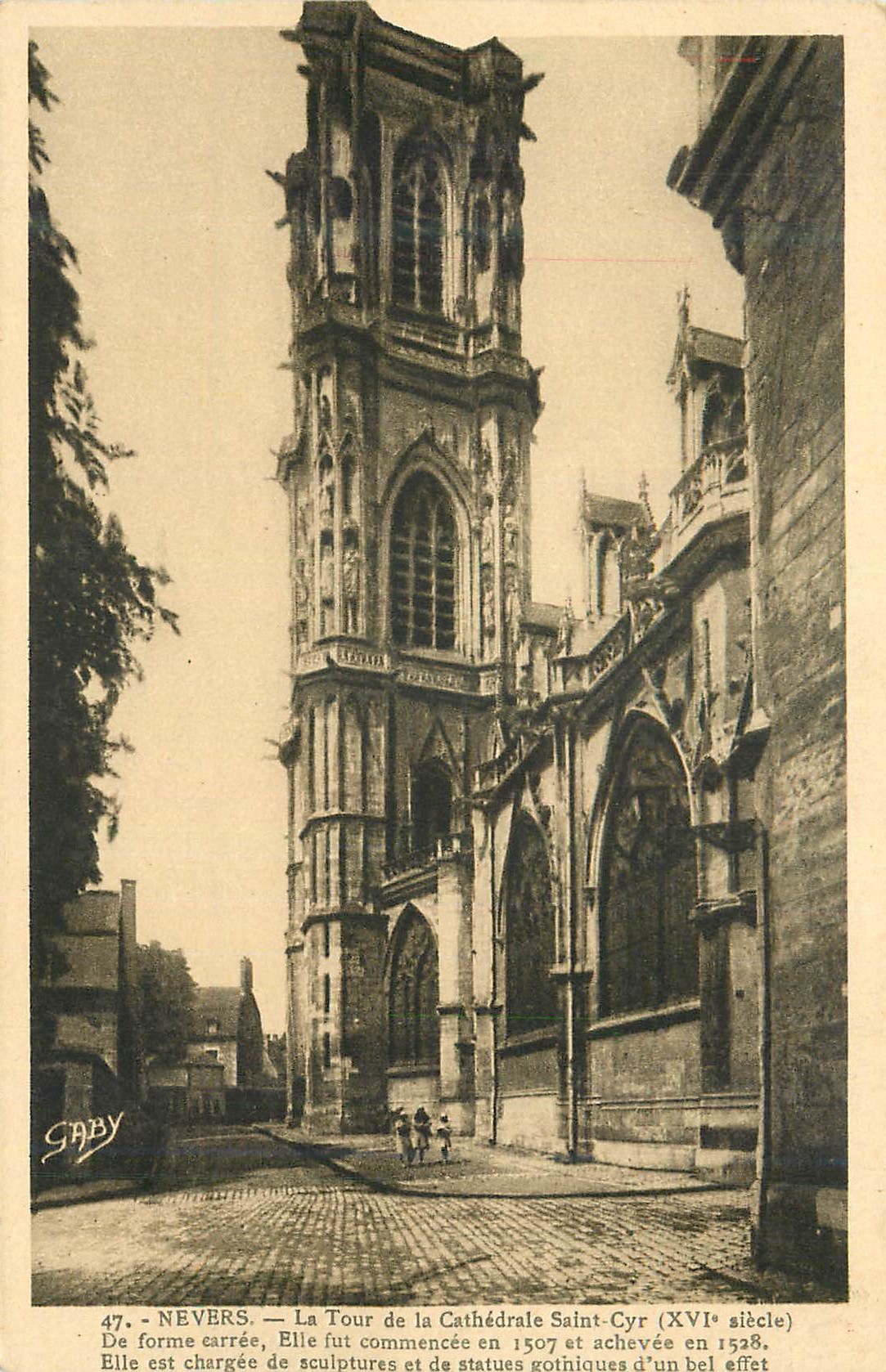 CPA Nevers la tour de la cathedrale saint cyr (xvi siecle)