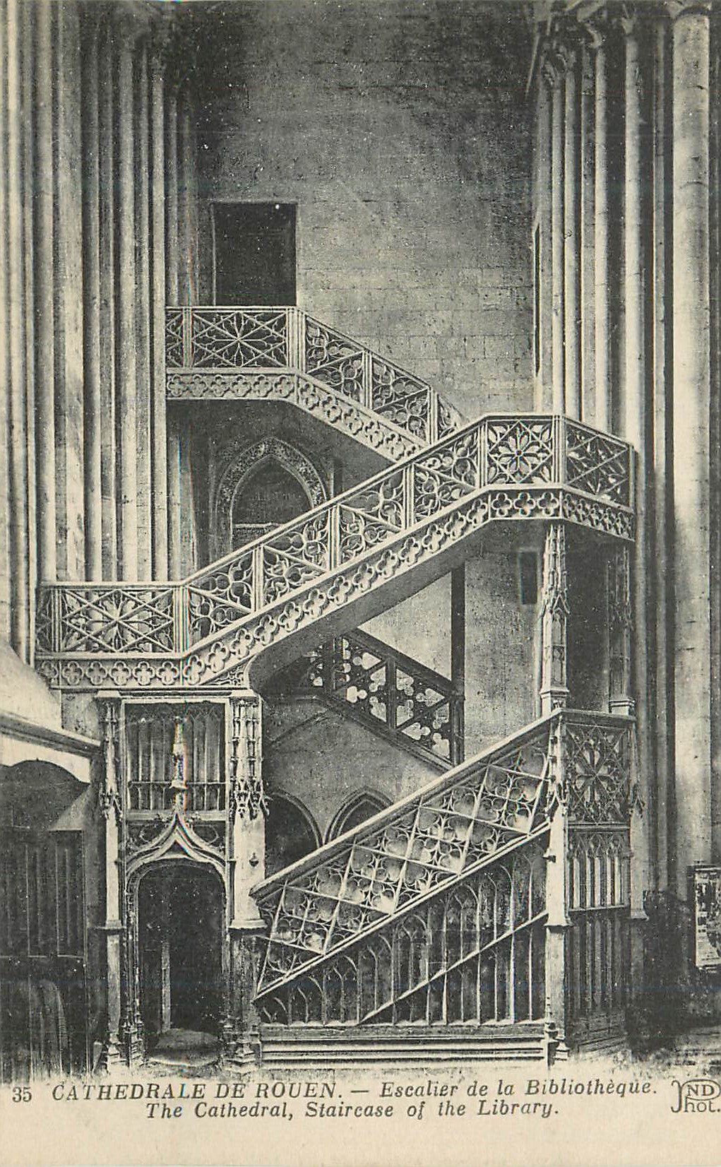 CPA Cathedrale de rouen escalier de la bibliotheque
