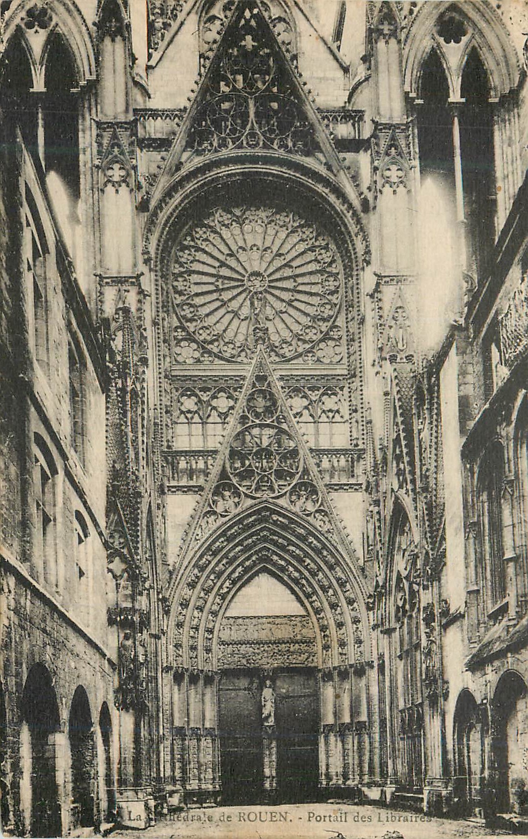 CPA La cathedrale de rouen portail des libraires