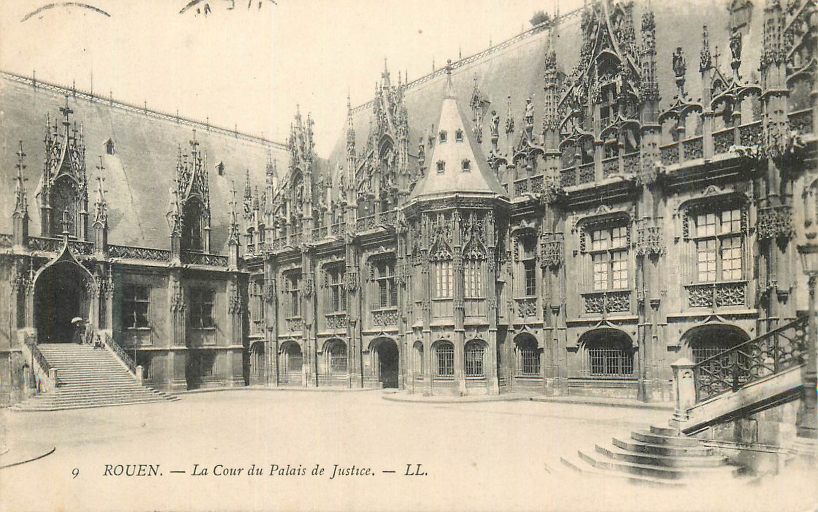 CPA Rouen la cour du palais de justice
