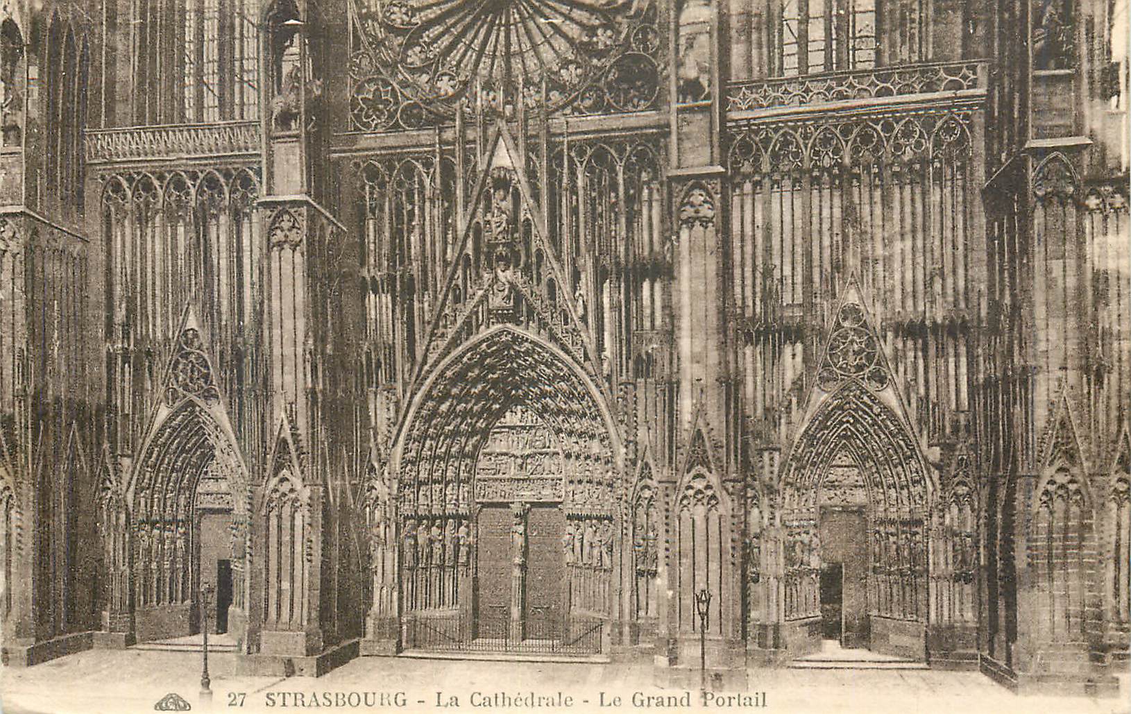 CPA Strasbourg la cathedrale le grand portail