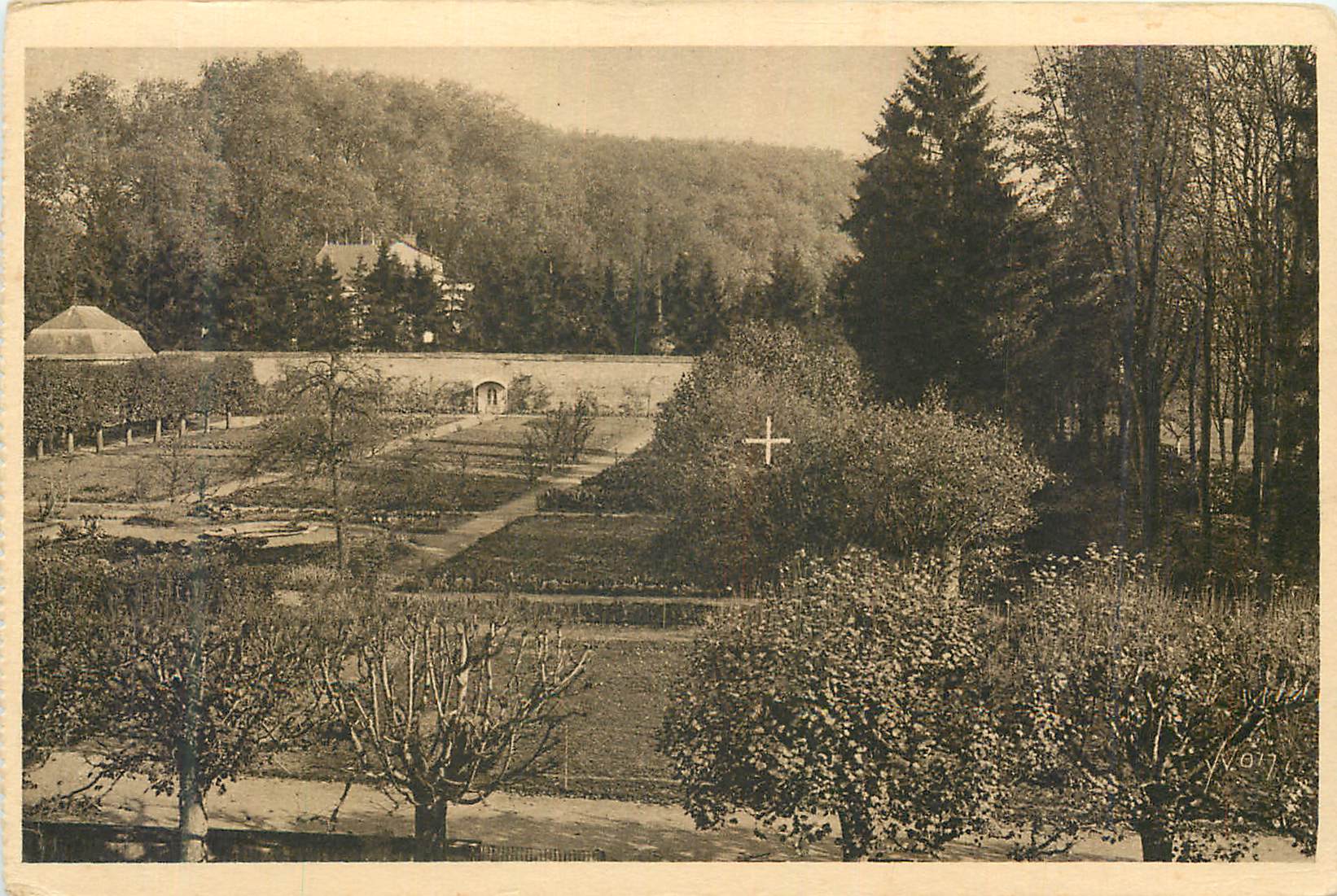 Jardin du château de Vichy — vue panoramique — éditeur V. 17