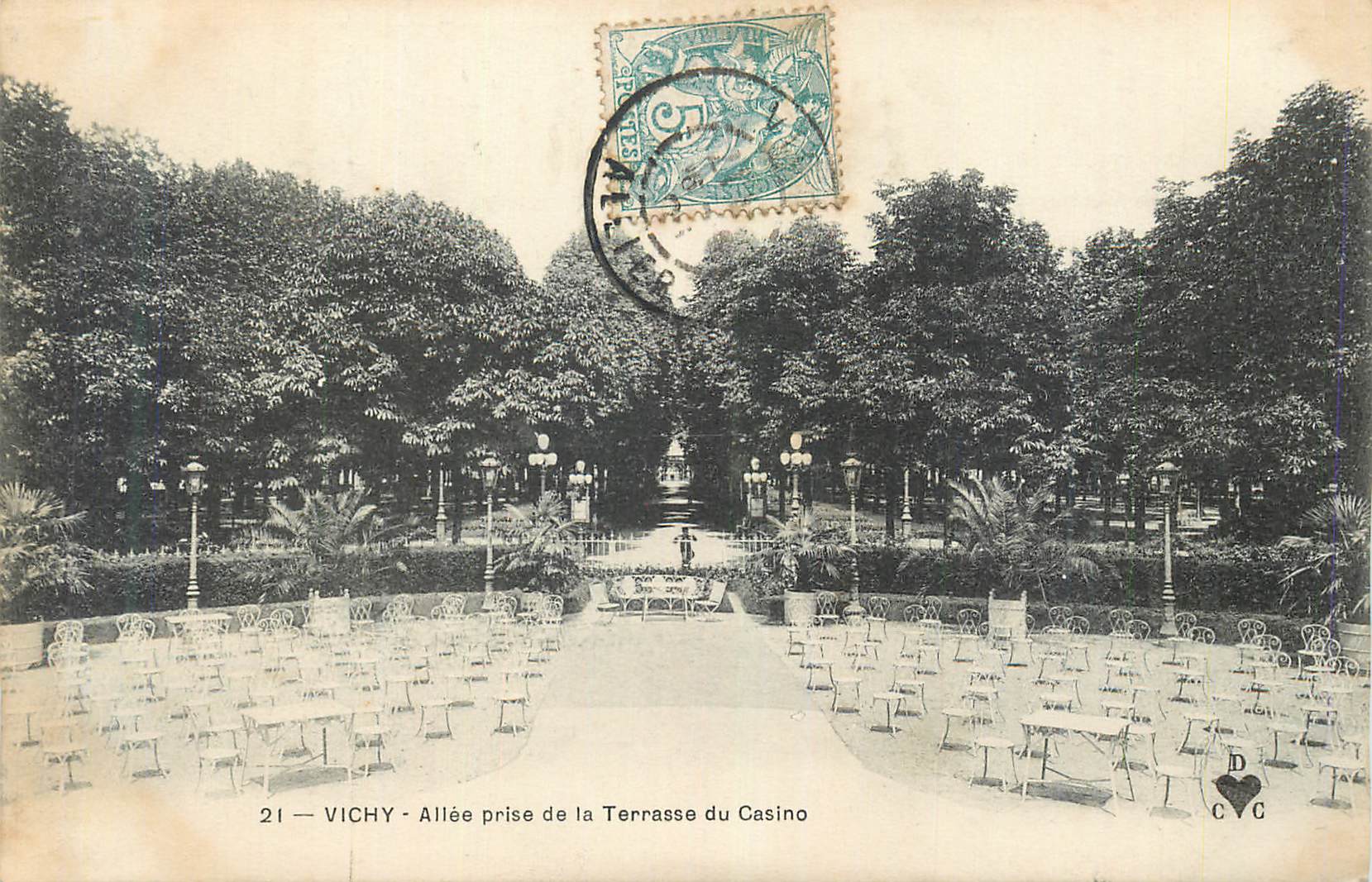 CPA Vichy Allee prise de la Terrasse du Casino