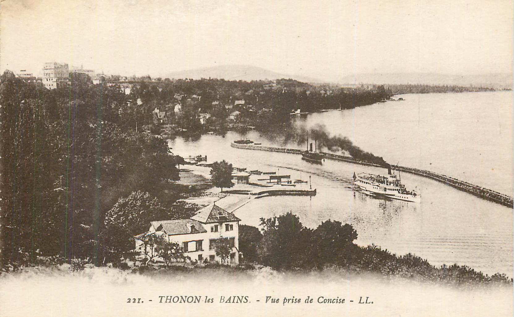 CPA Thonon les Bains Vue prise de Concise Bateau