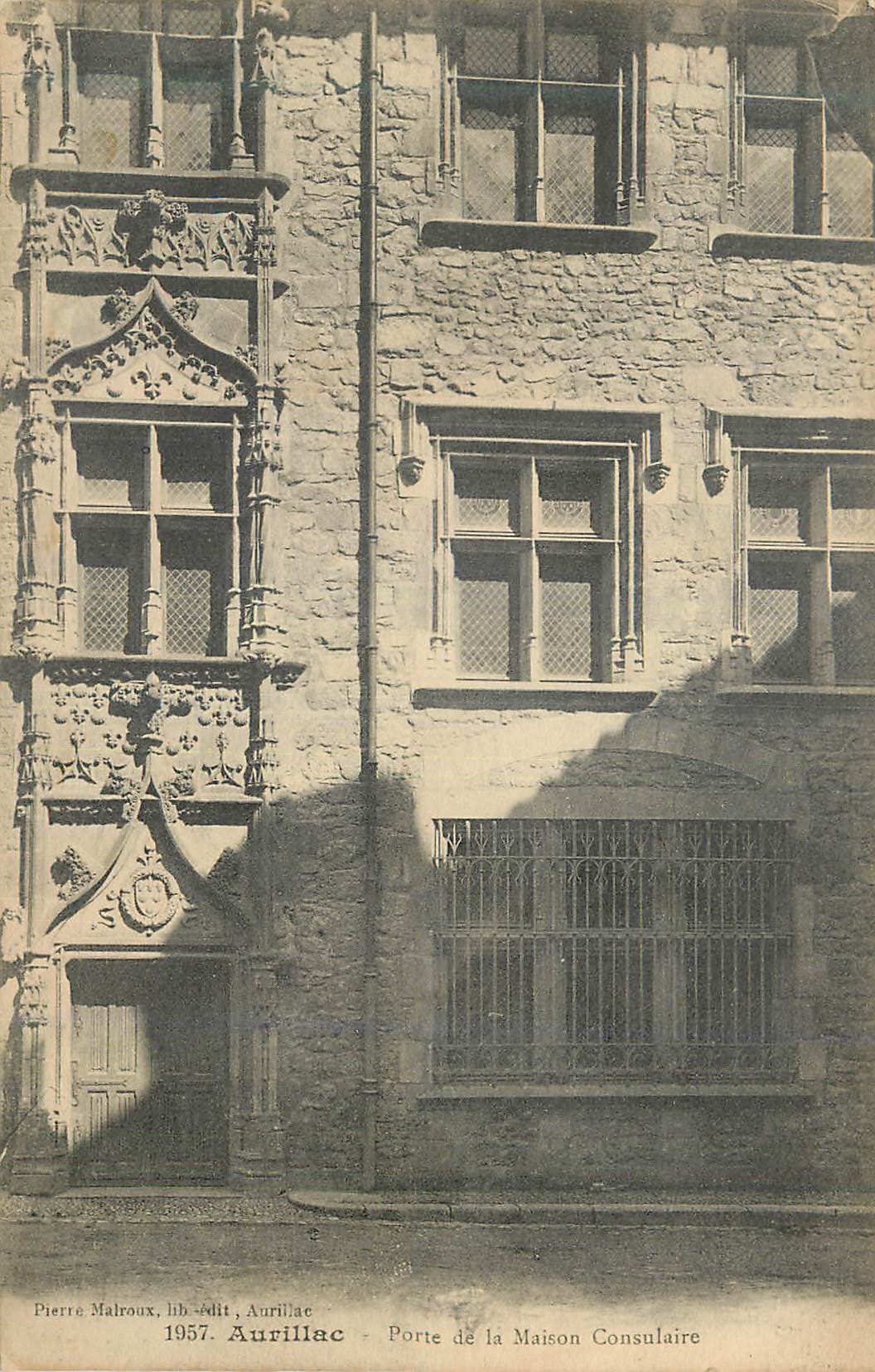 CPA Aurillac Porte de la Maison Consulaire
