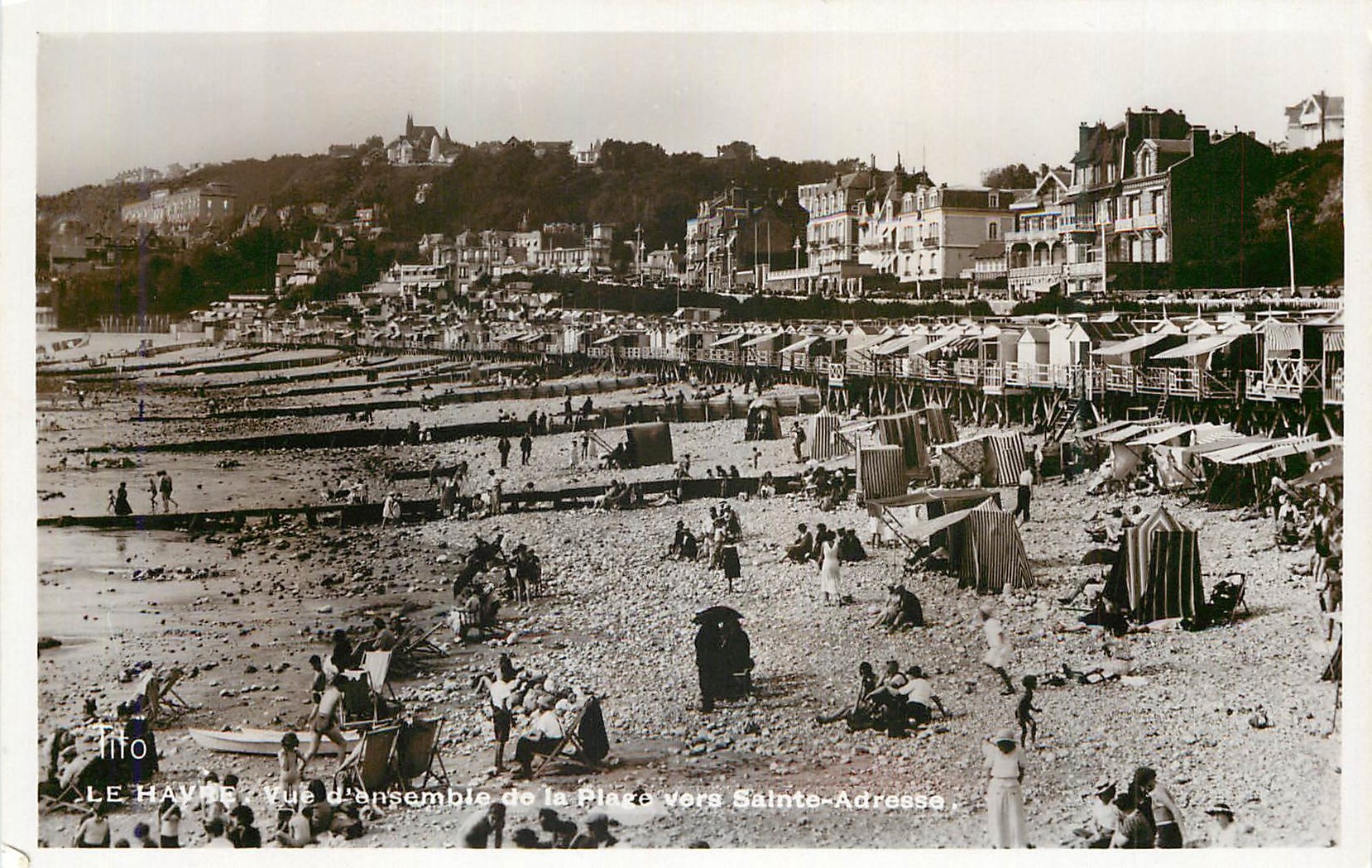 CPM Le Havre Vue d'ensemble de la Plage vers Sainte Adresse