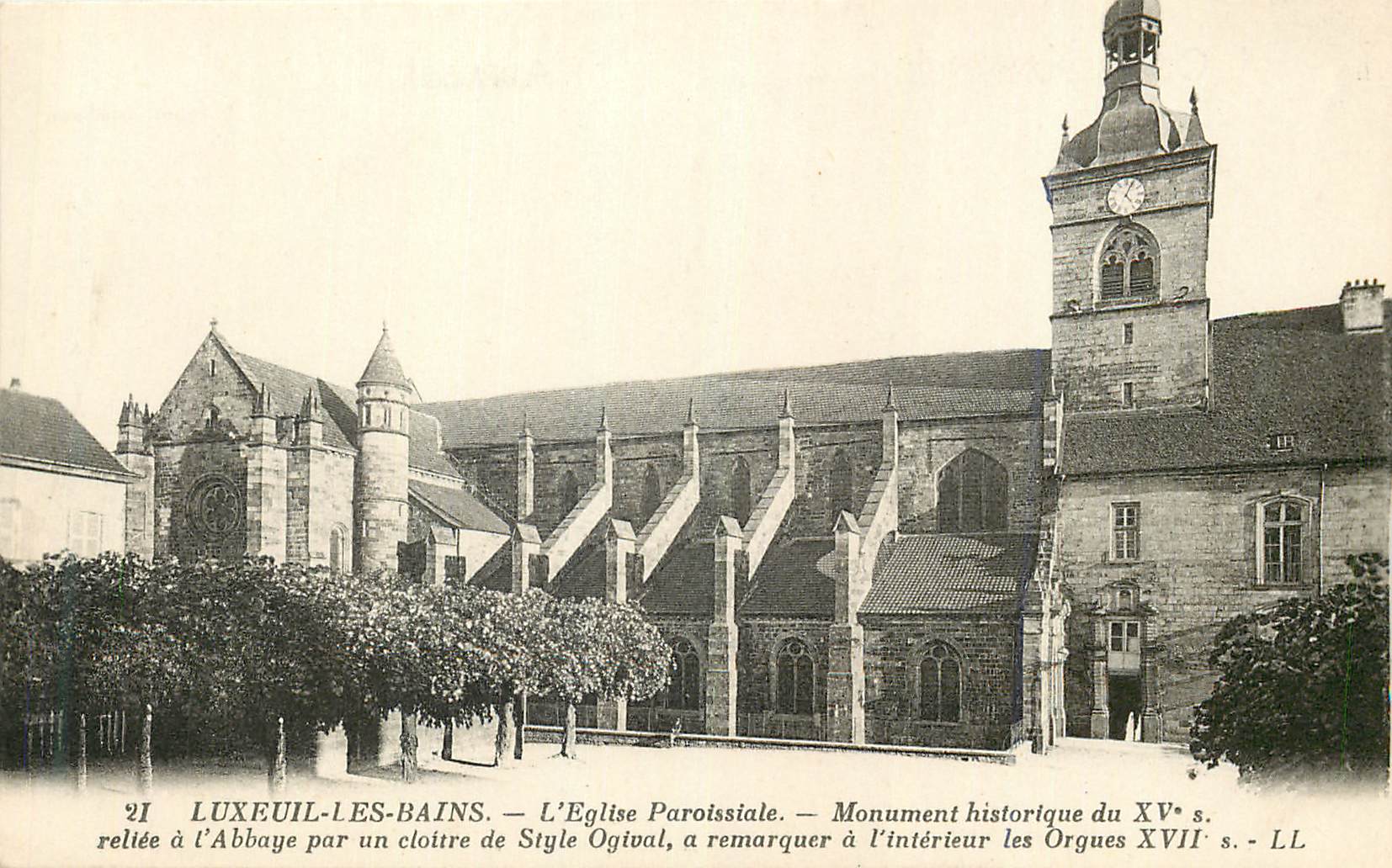 CPA Luxeuil les Bains L'Eglise Paroissiale Monument Historique du XVe S
