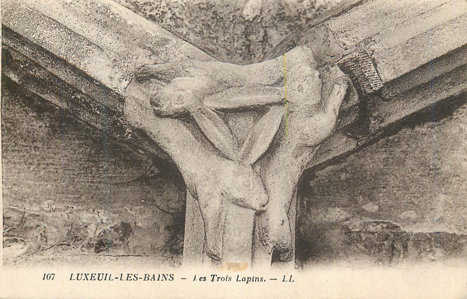 CPA Luxeuil les Bains Les Trois Lapins