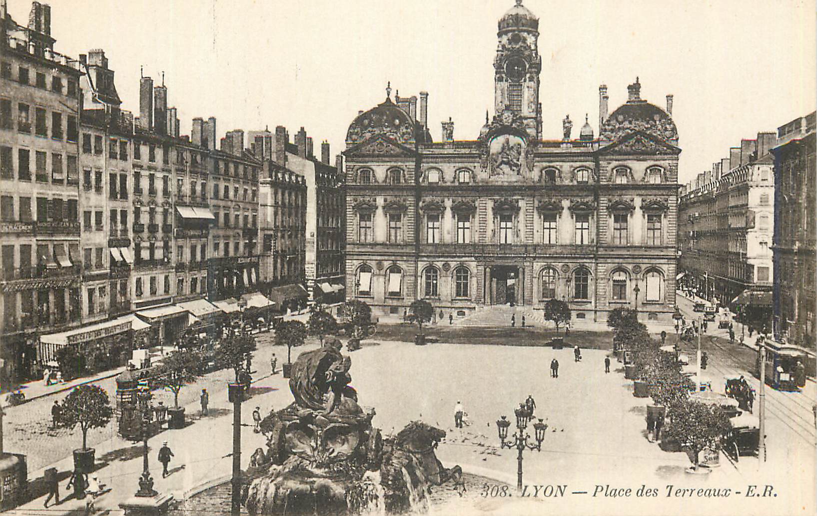 CPA Lyon Place des Terreaux Tramway