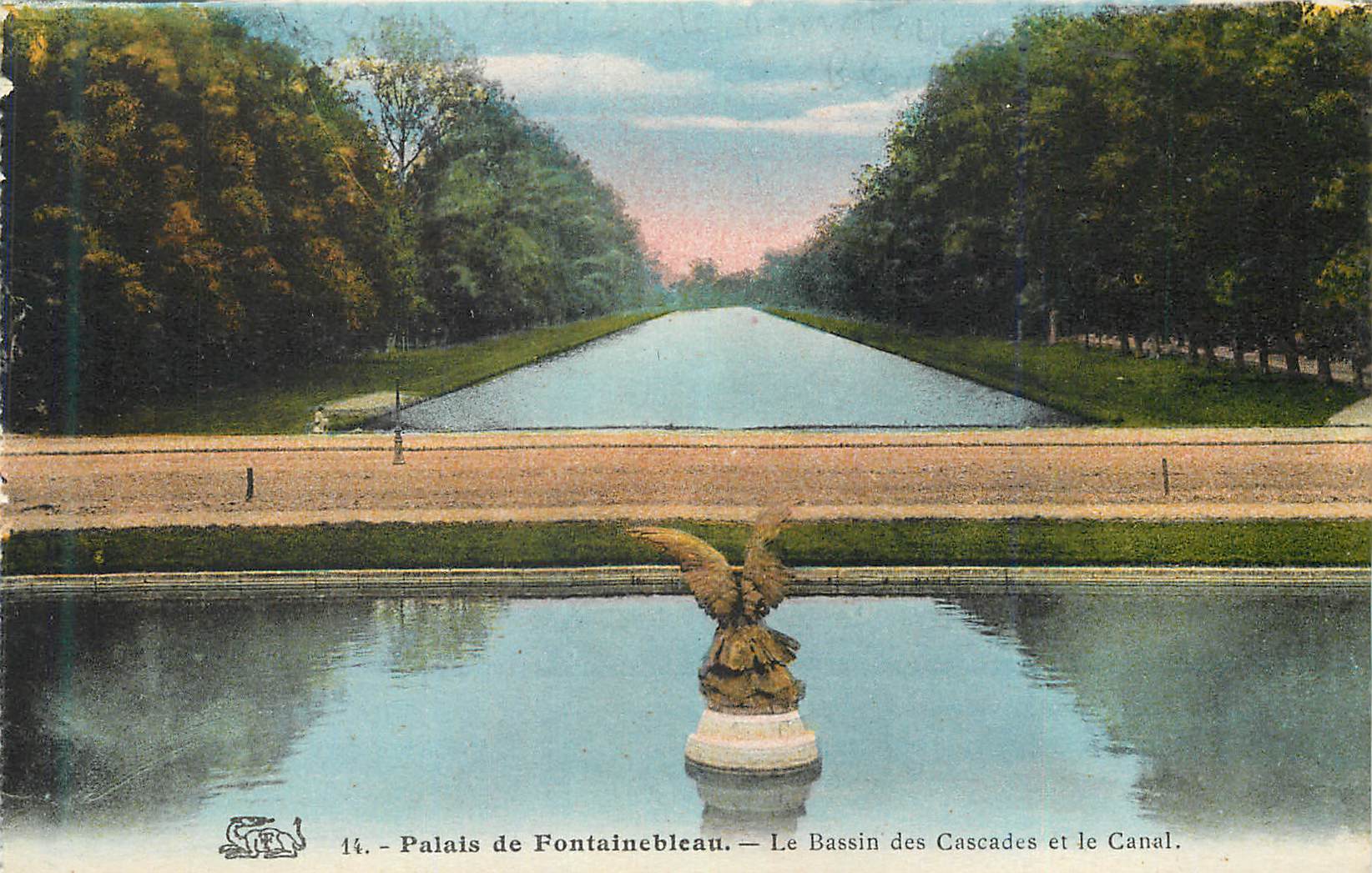 CPA Foret de Fontainebleau Le Bassin des Cascades et le Canal