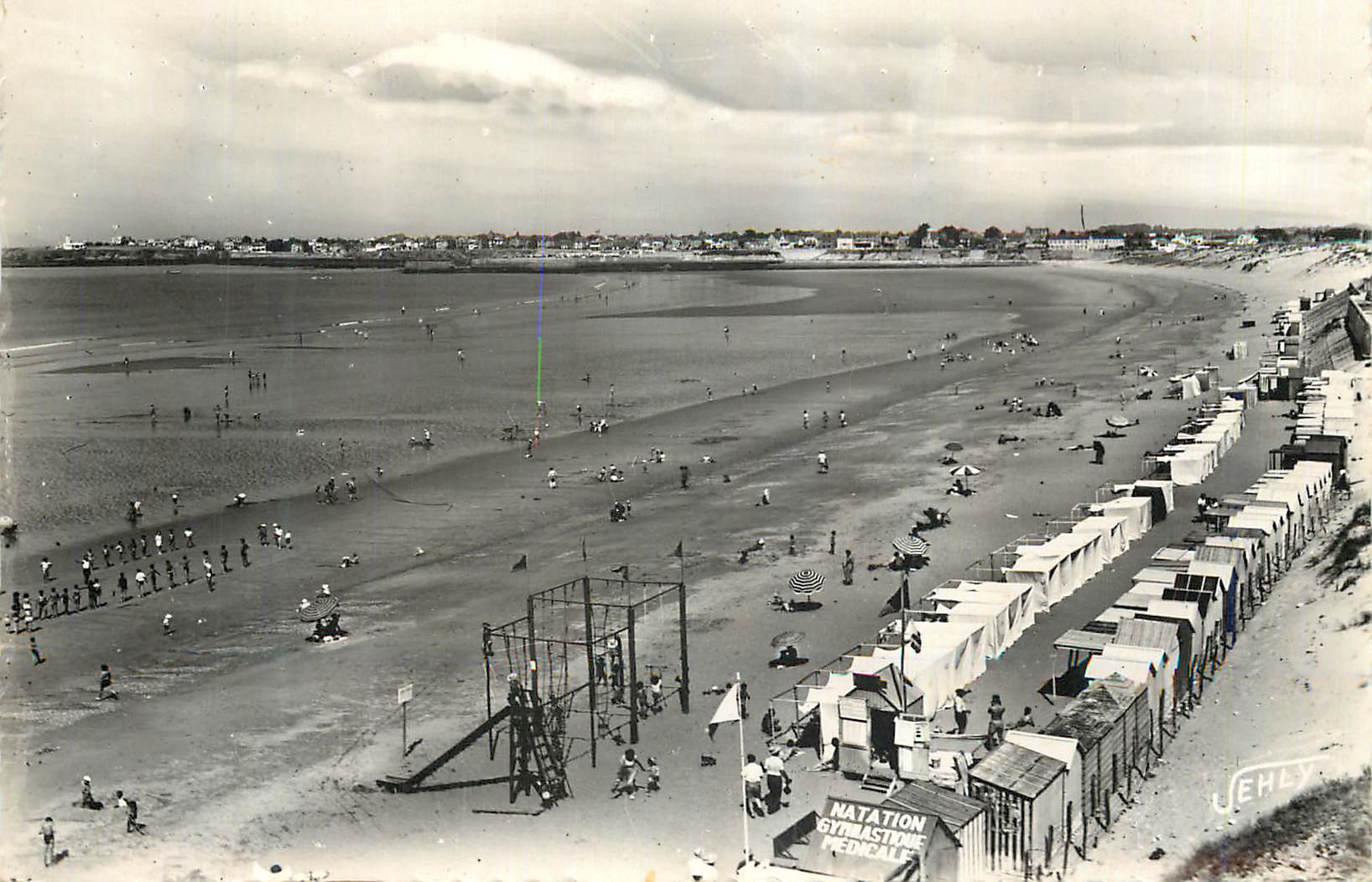 CPM Saint Gilles sur Vie (Vendee) La Plage