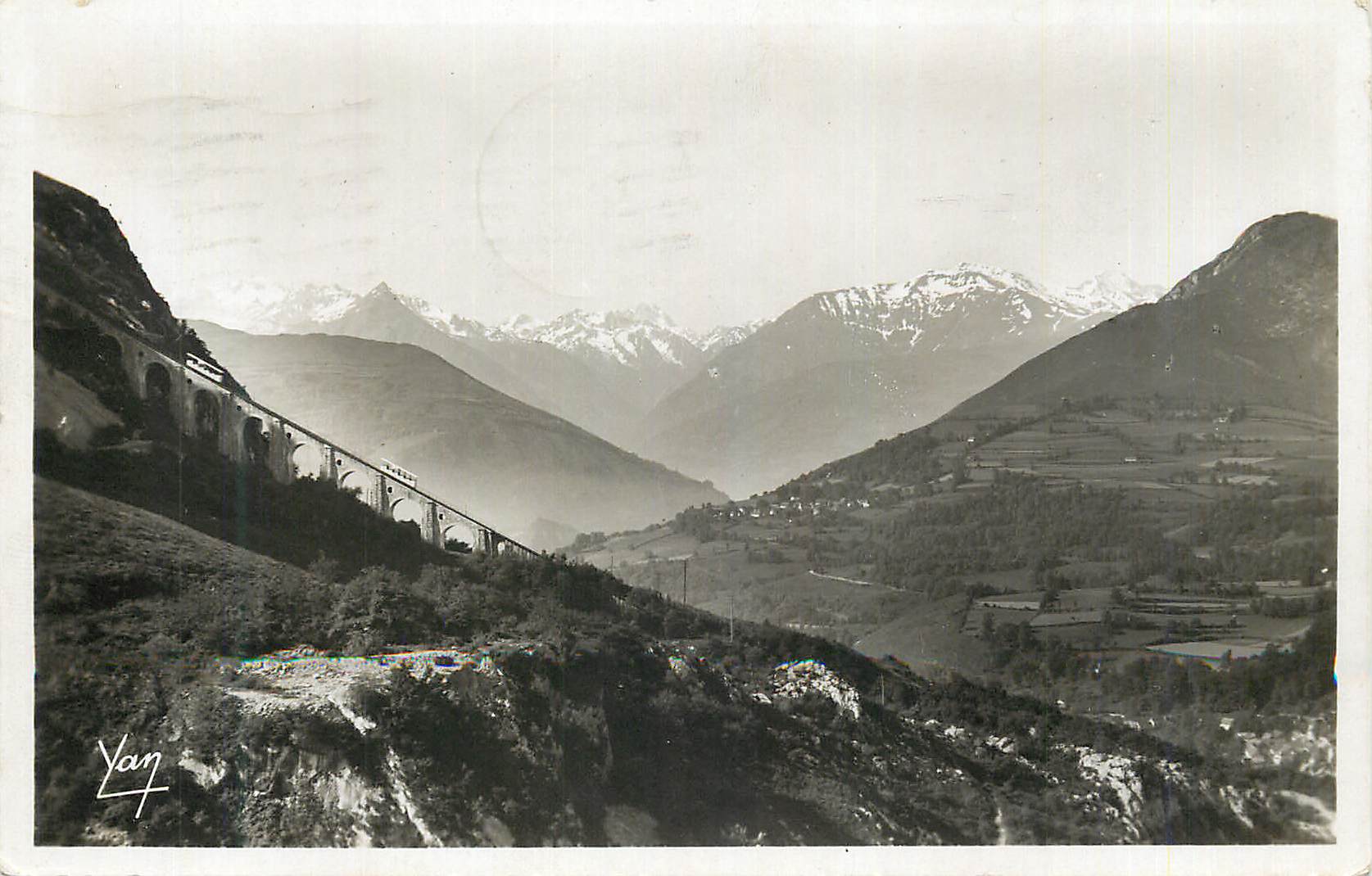 CPM Lourdes Le Viaduc du Pic du Jer et les Montagnes