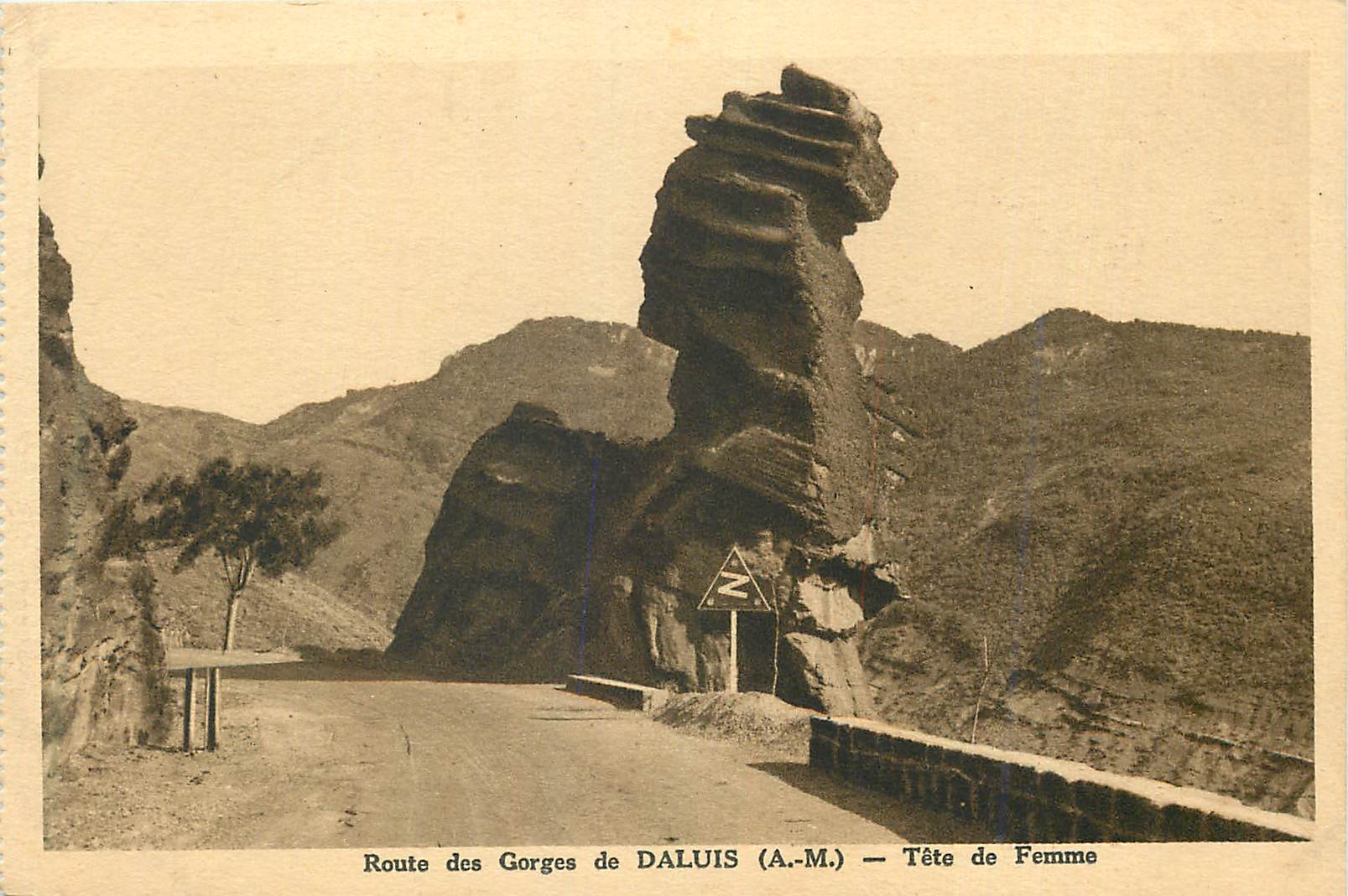 Route des Gorges de DALUIS (A.M.) — Tête de Femme