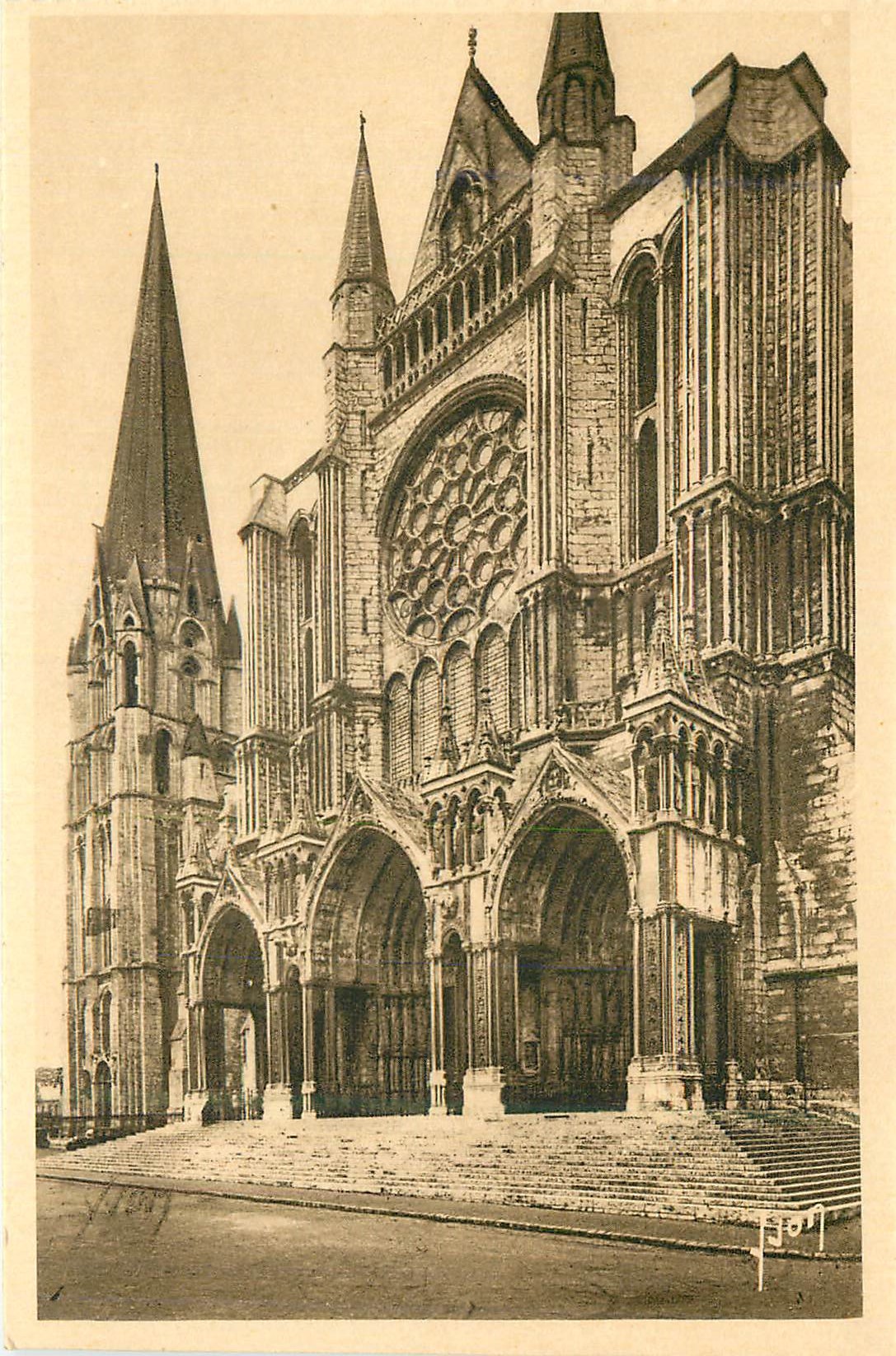 CPA Chartres (Eure et Loir) Le Portail sud et la Vieille Tour