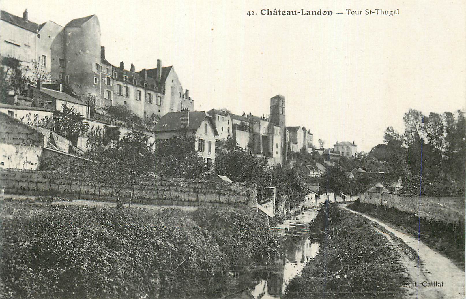 CPA Chateau Landon Tour St Thugal