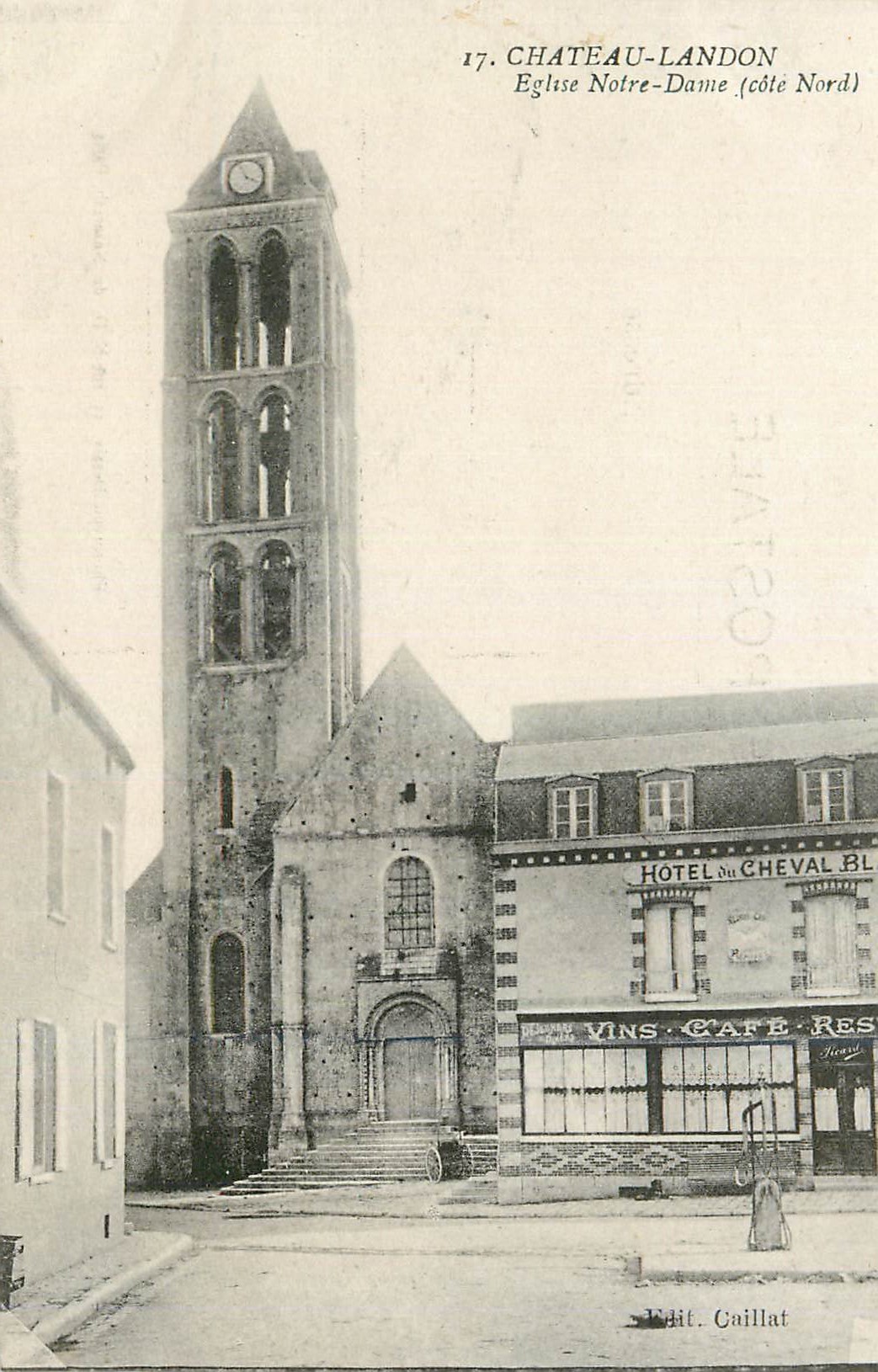 CPA Chateau Landon Eglise Notre Dame (Cote Nord) Hotel du Cheval blanc