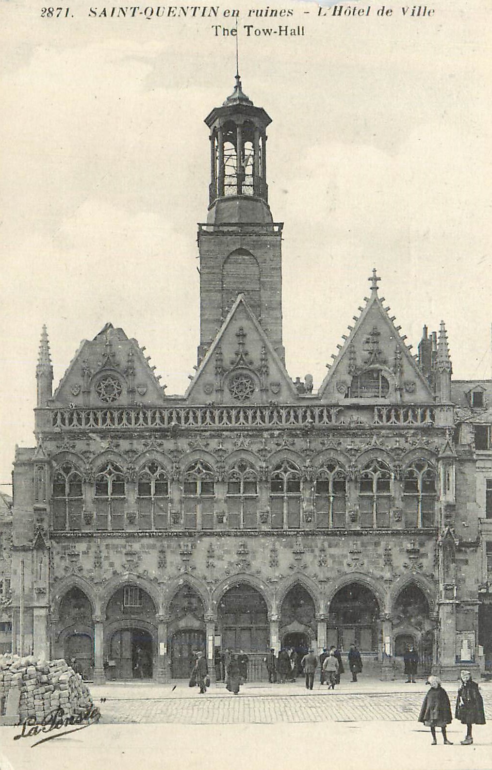 CPA Saint Quentin en Ruines L'Hotel de Ville