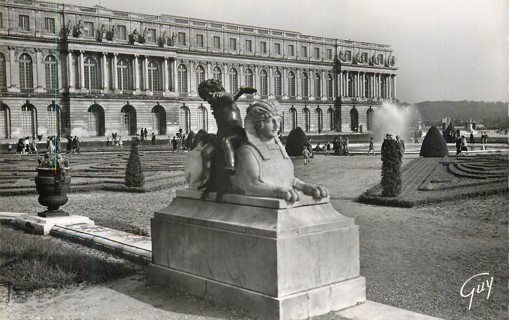 Château de Versailles — Jardin avec sphinx — Guy