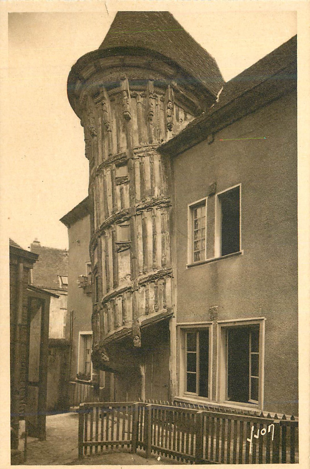 Tour ronde à colombages — LORF — éditeur LORF, n° 107
