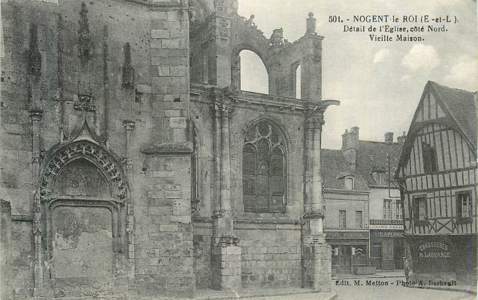 Nogent-le-Roi (E-et-L) — Détail de l'Église, côté Nord. Vieille Maison.