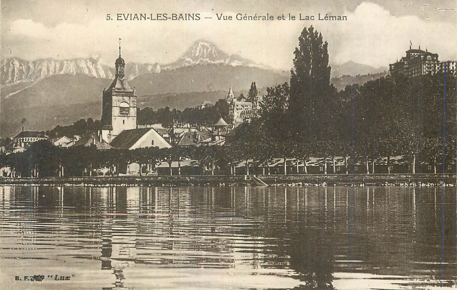 CPA Evian les Bains Vue Generale et Le Lac Leman