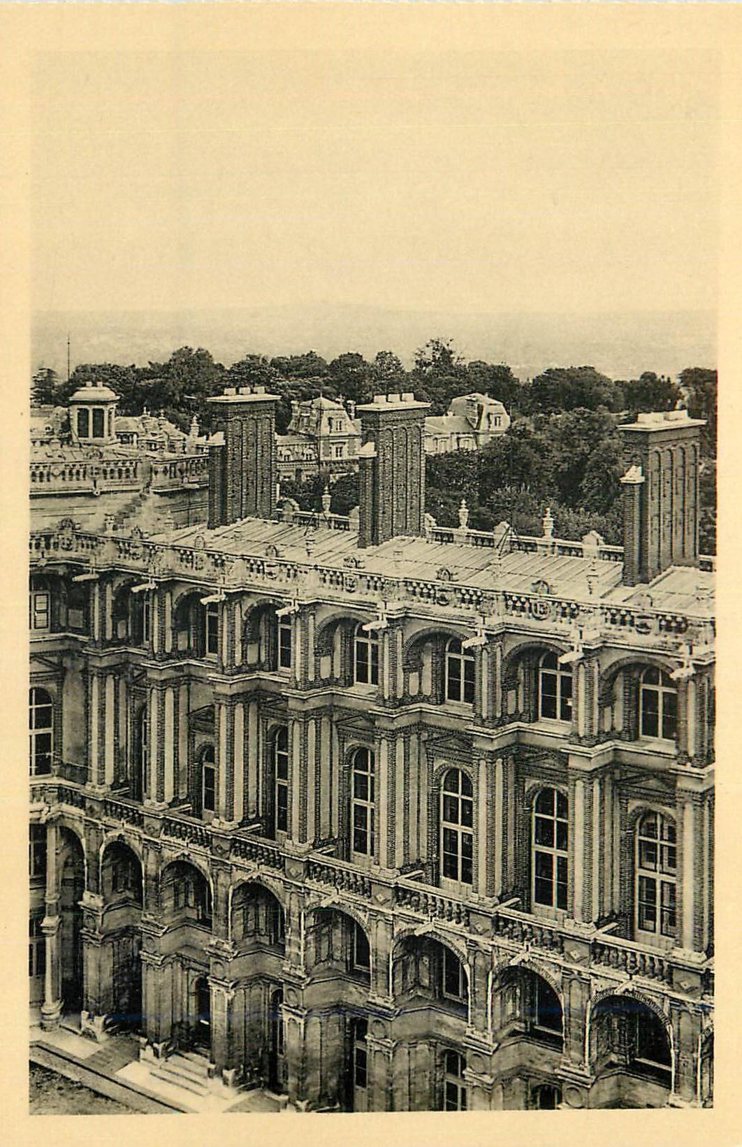 Vue aérienne du château de Versailles — éditeur non identifié, n° de série non visible