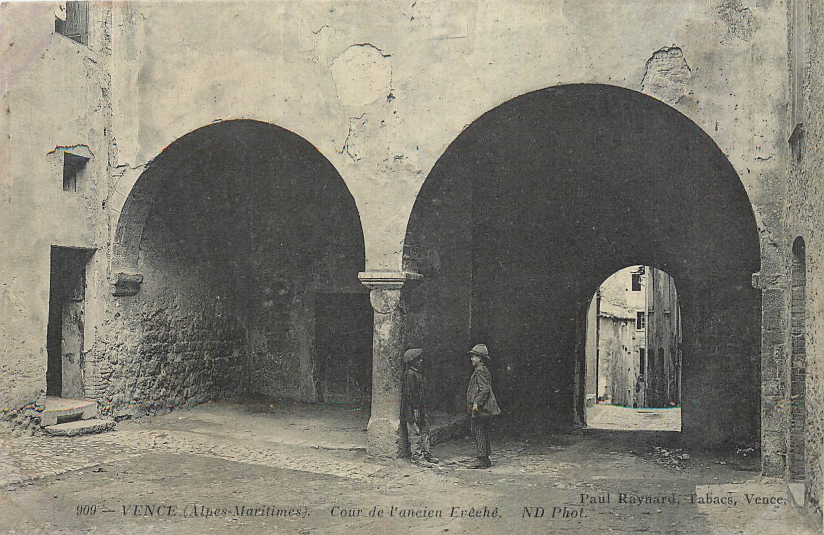 CPA Vence (Alpes Maritimes) Portail de l'Ancien Eveche
