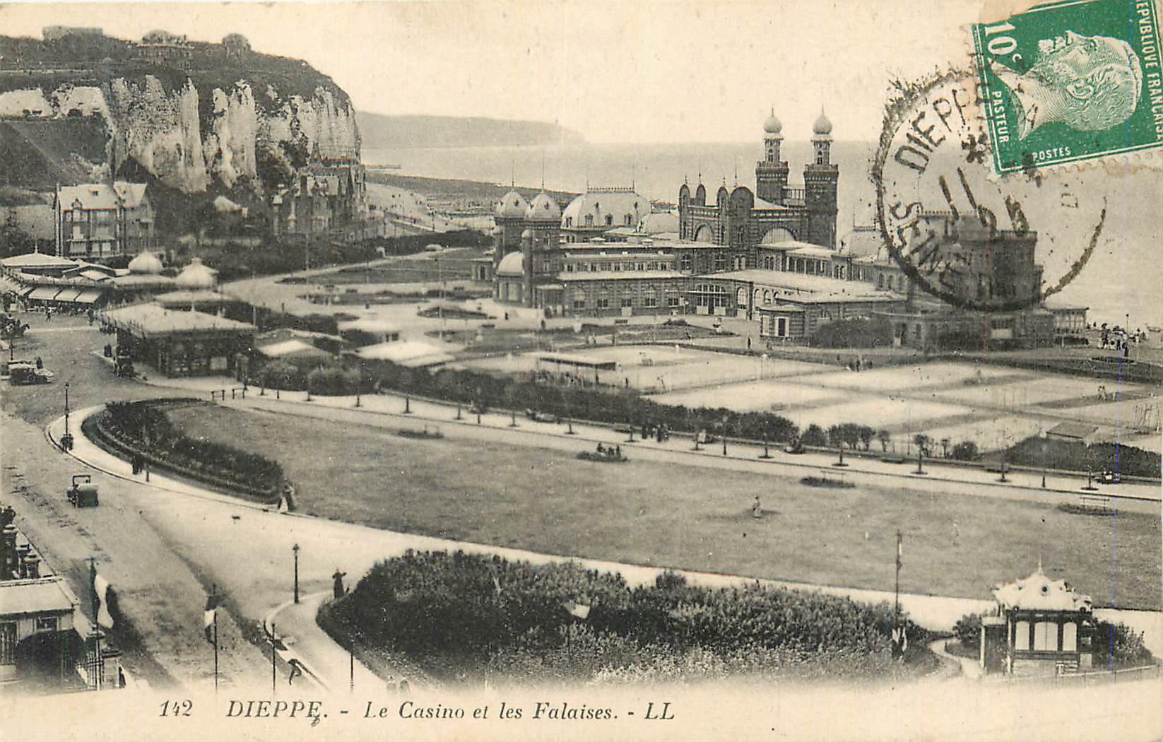 CPA Dieppe Le Casino et les Falaises