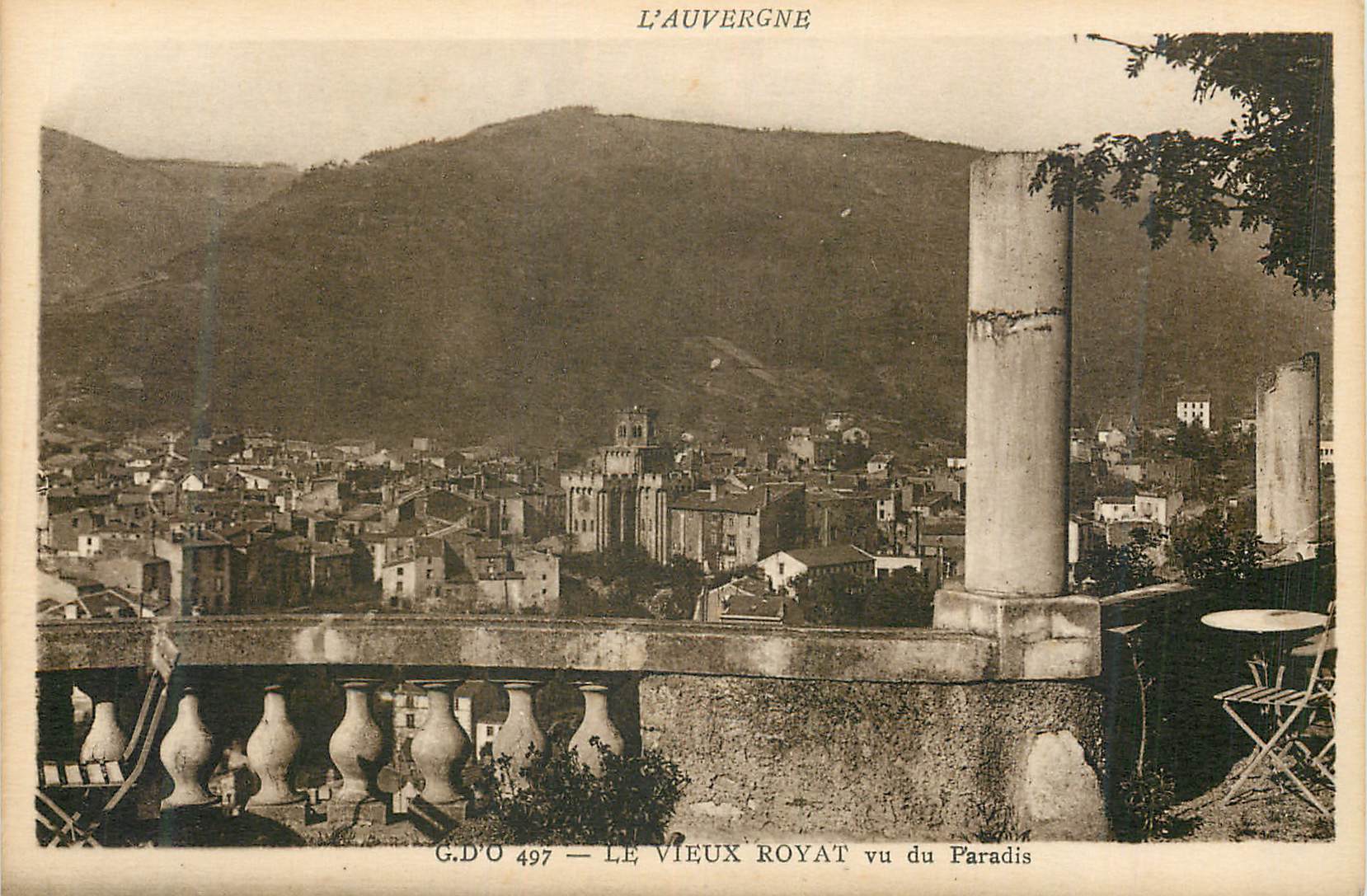 Le Vieux Royat vu du Paradis — L'Auvergne, G.D.O 497