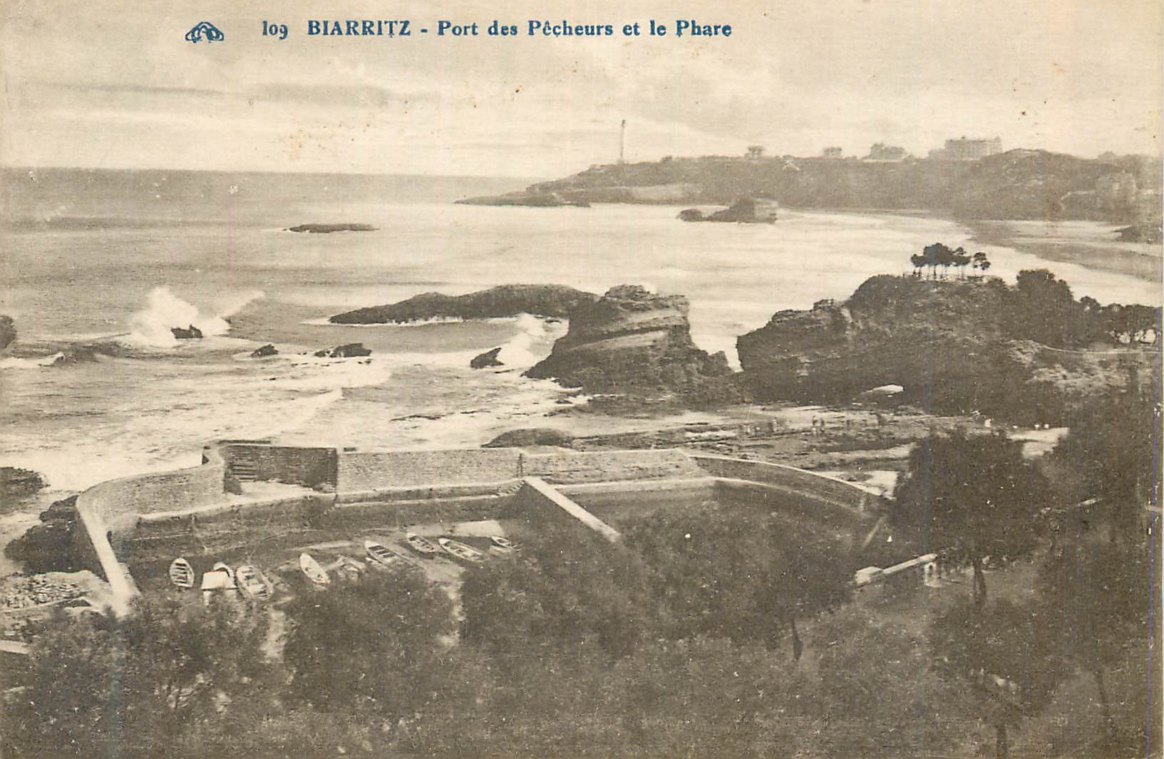 CPA Biarritz Port des Pecheurs et le Phare