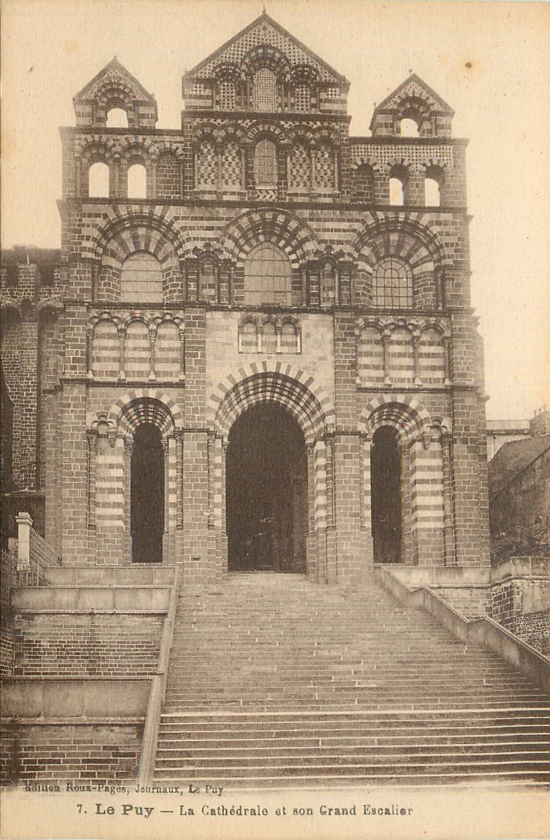 CPA Le Puy La Cathedrale et son Grand Escalier